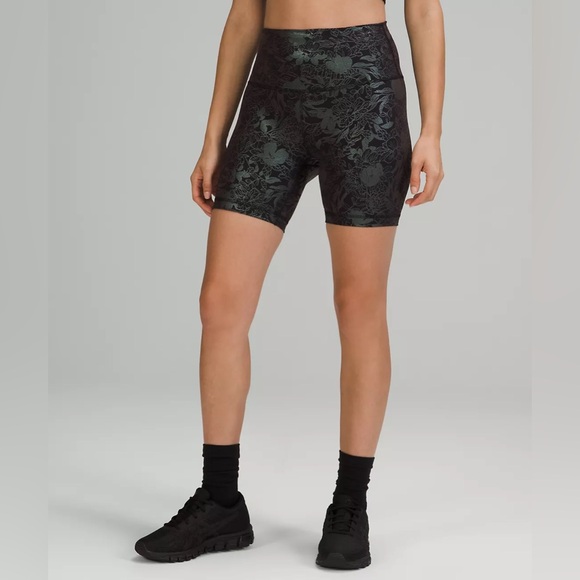 Lululemon Wunder Train High Rise short 6” Foil - brand new - Picture 1 of 4